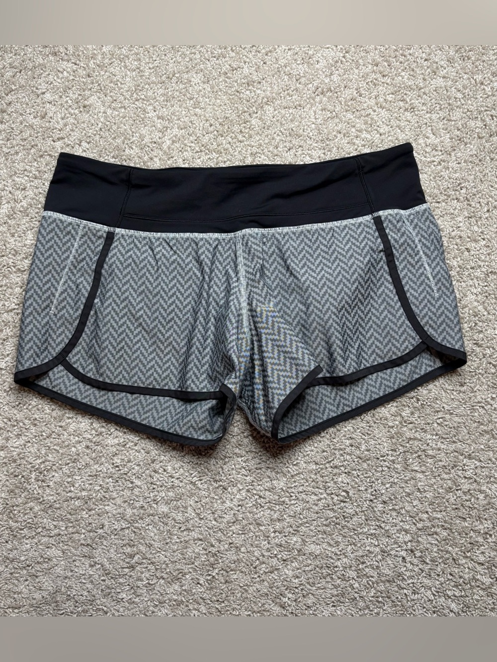 Lululemon Run Times Short *2-way Stretch